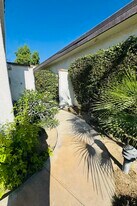 23 Don Quixote Dr in Rancho Mirage, CA - Building Photo