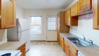 713-715-715 N Emerson St in Portland, OR - Foto de edificio - Building Photo