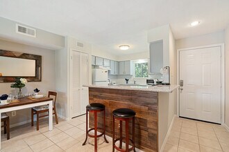 12100 Melville Dr, Unit 610 in Montgomery, TX - Foto de edificio - Building Photo