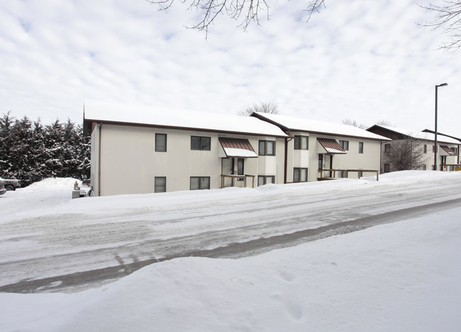 College View Apartments in Lincoln, NE - Building Photo - Building Photo