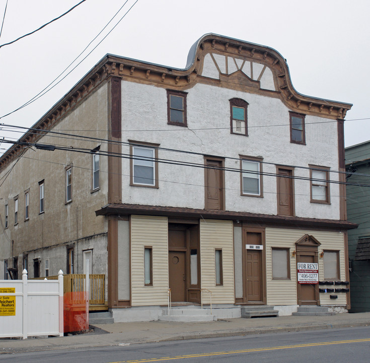 1029-1031 Main St in Dickson City, PA - Building Photo