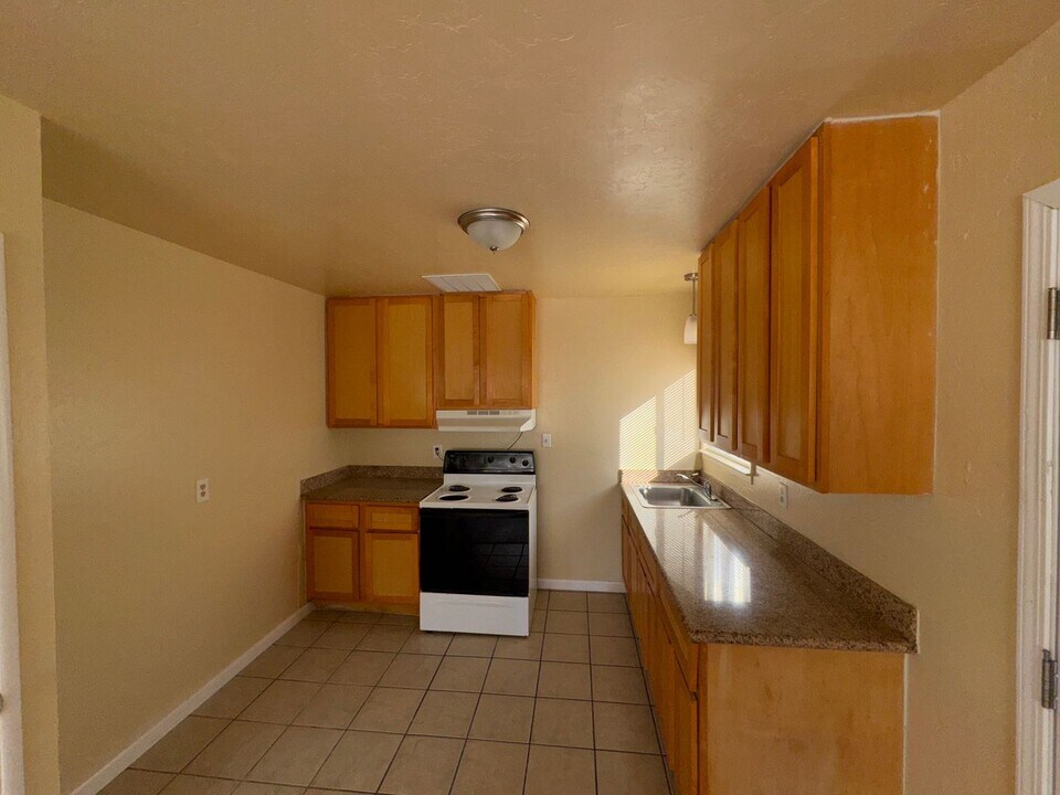 5901 Dewey Blvd in Sacramento, CA - Building Photo