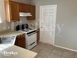10256 Budtime Ln in Dallas, TX - Building Photo - Building Photo