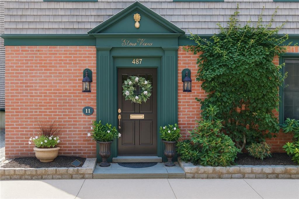 487 Spring St in Newport, RI - Building Photo