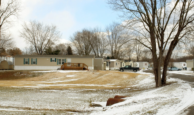 Hillsbora Mobile Home Park in Marietta, OH - Building Photo - Building Photo