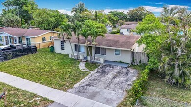 1777 NW 34th Ave in Fort Lauderdale, FL - Building Photo - Building Photo