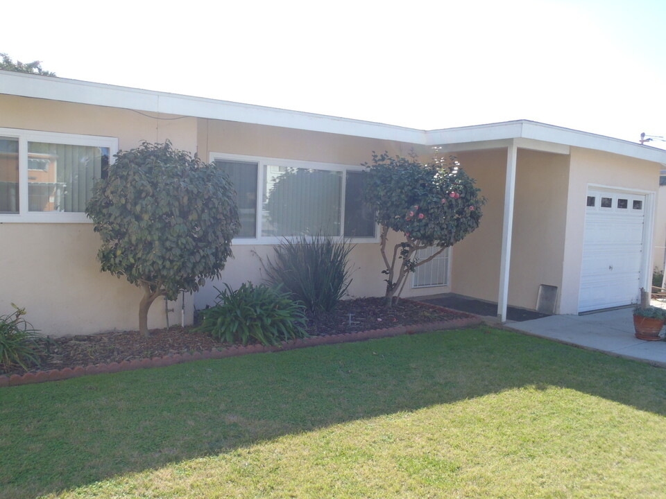 1365 Hemlock Ave in Imperial Beach, CA - Building Photo