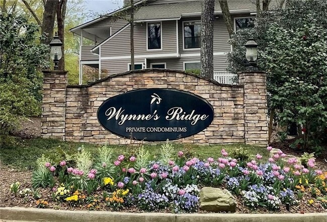 property at 401 Wynnes Ridge Cir SE