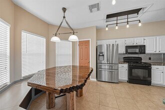 1238 Sandy Plains Ln in Houston, TX - Building Photo - Building Photo
