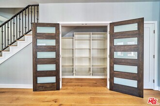 1226 Meadowbrook Ave in Los Angeles, CA - Building Photo - Building Photo