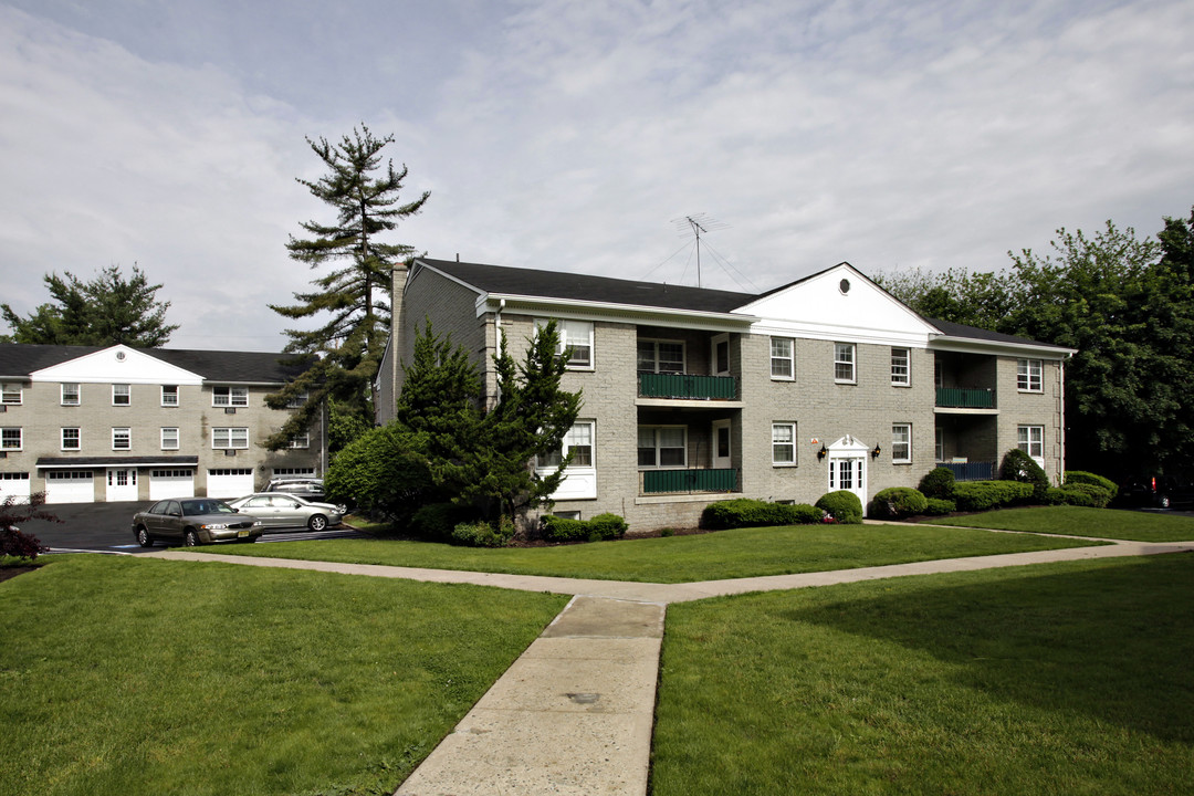 The Cloister Apartments in Ridgewood, NJ - Building Photo