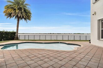 17809 SW 54th St in Miramar, FL - Foto de edificio - Building Photo