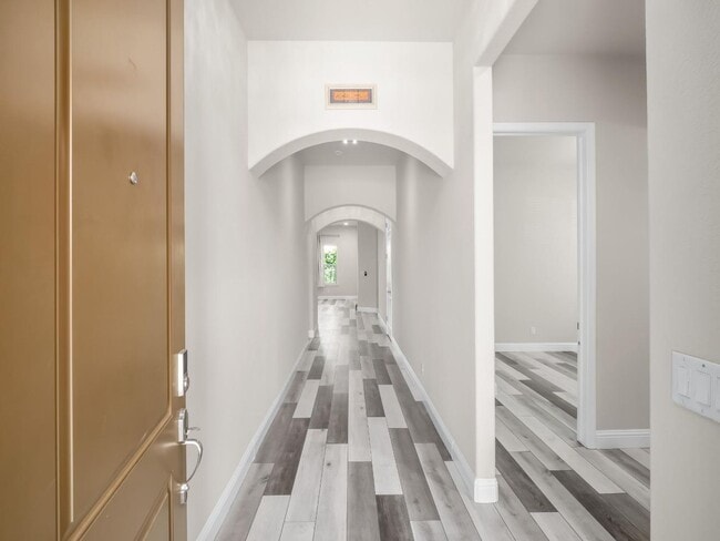 1026 E Carnoustie Ave in Fresno, CA - Building Photo - Building Photo