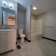 1035 Elbon Rd in Cleveland Heights, OH - Building Photo - Building Photo