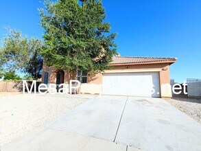 15529 Bow String St in Victorville, CA - Foto de edificio - Building Photo