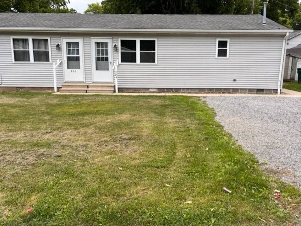 304 Harrison St in Crawfordsville, IN - Building Photo