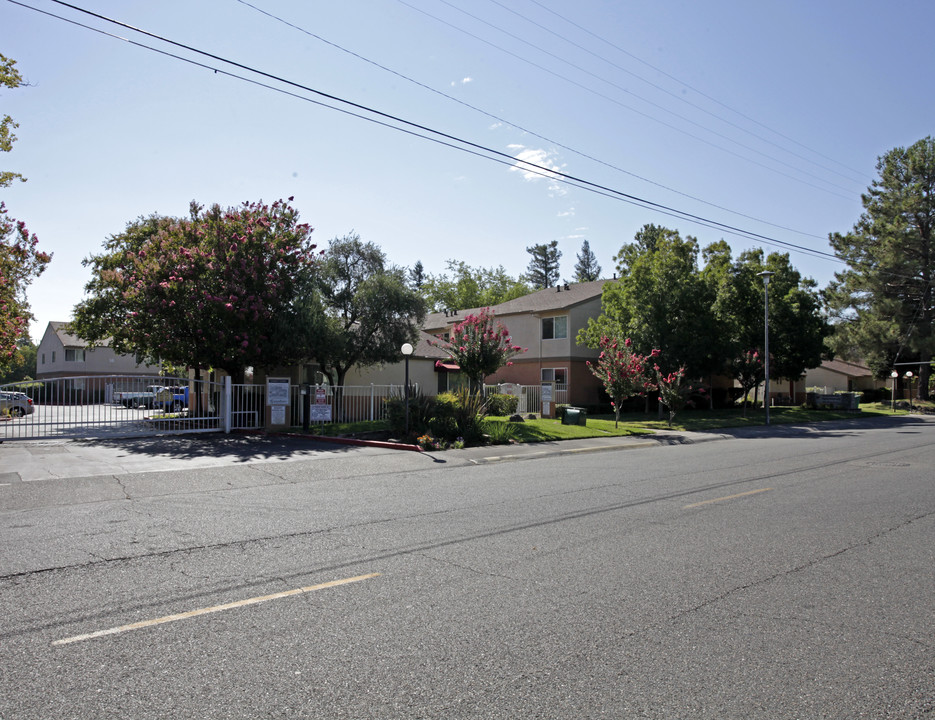 Greenbriar in Sacramento, CA - Building Photo