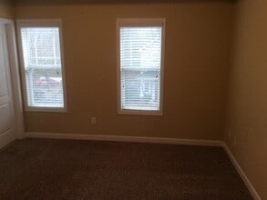 12746 Cross Dale Dr in Huntersville, NC - Foto de edificio - Building Photo