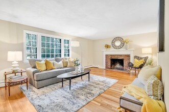 310 Hayward Mill Rd in Concord, MA - Foto de edificio - Building Photo