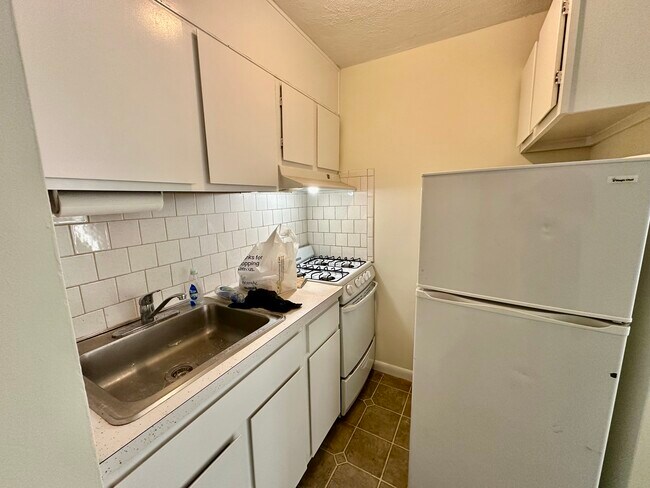 360 Market St, Unit B4 in Boston, MA - Building Photo - Building Photo