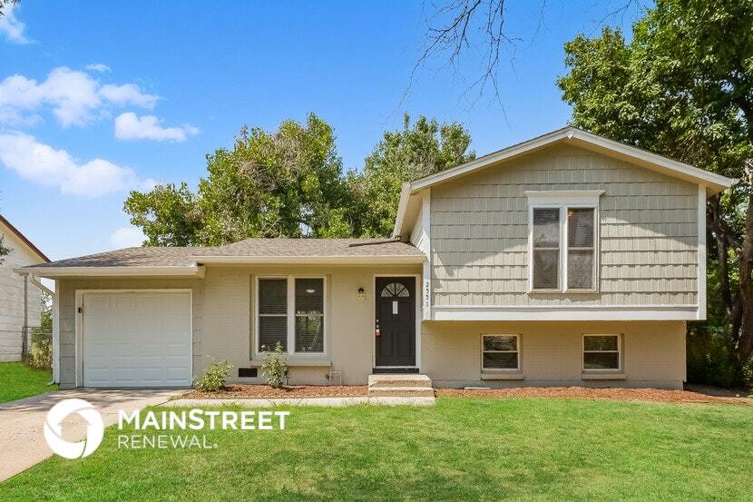 2551 S Kittredge Way in Aurora, CO - Building Photo