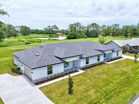 21 Weymouth Ln in Palm Coast, FL - Building Photo