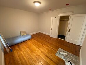 466 Commonwealth Ave, Unit 306 in Boston, MA - Building Photo - Building Photo