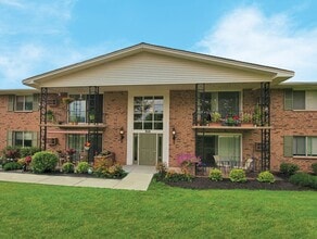 Armor Heights in Orchard Park, NY - Foto de edificio - Building Photo