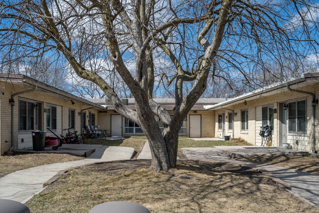 215 E Brown St in Augusta, WI - Building Photo - Building Photo