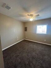 1640 E Gibbs Ave in Cottage Grove, OR - Building Photo - Building Photo