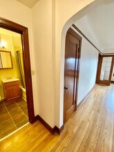 Parkway Apartments in Seattle, WA - Building Photo - Interior Photo