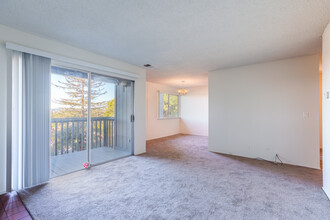 Kelly Green Apartments in Hayward, CA - Foto de edificio - Interior Photo