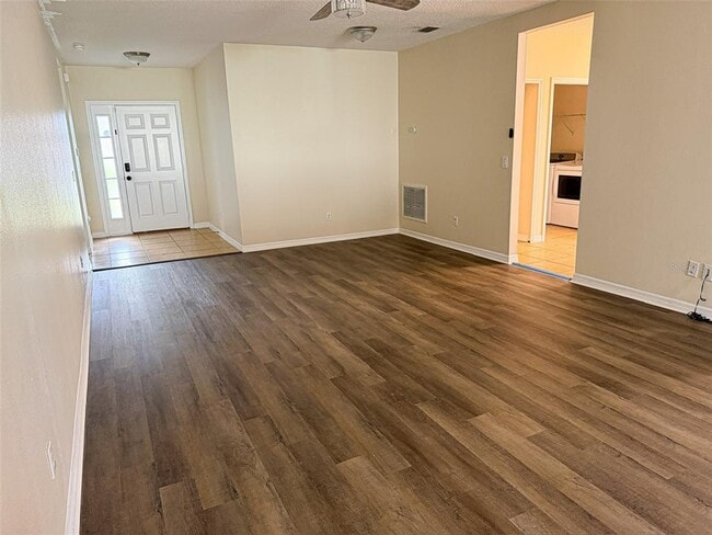 2203 Anoka Way in Leesburg, FL - Building Photo - Building Photo