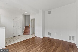 46212 Walpole Terrace in Sterling, VA - Building Photo - Building Photo