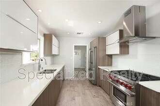1640 Cumberland Terrace in Glendale, CA - Building Photo - Building Photo