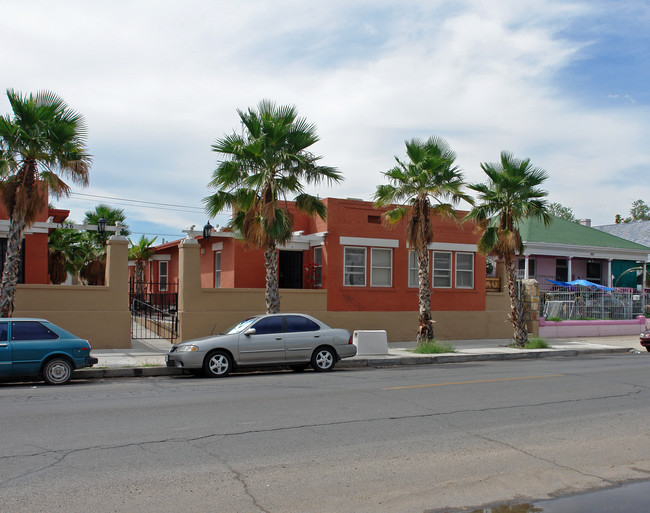 1326 Wyoming Ave in El Paso, TX - Building Photo - Building Photo