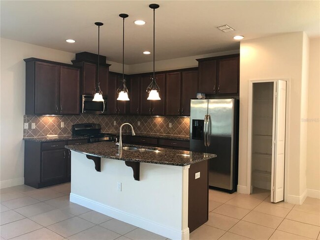 8112 Red Crossbill Street in Winter Garden, FL - Building Photo - Building Photo