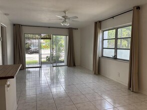 3040 NE 16th Ave, Unit 101 in Oakland Park, FL - Building Photo - Building Photo
