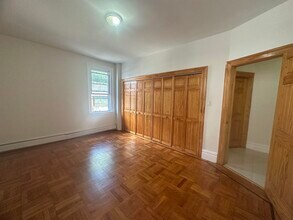 292 Stegman Pkwy in Jersey City, NJ - Building Photo - Building Photo