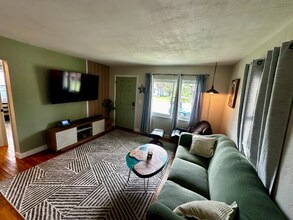 5845 27th Ave S in Gulfport, FL - Foto de edificio - Building Photo