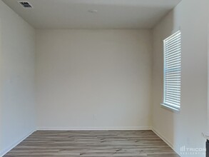 194 Switchback Hl Rd in Newark, TX - Building Photo - Building Photo