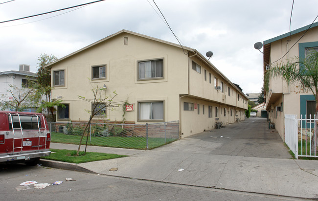 14612 Wyandotte St in Van Nuys, CA - Building Photo - Building Photo