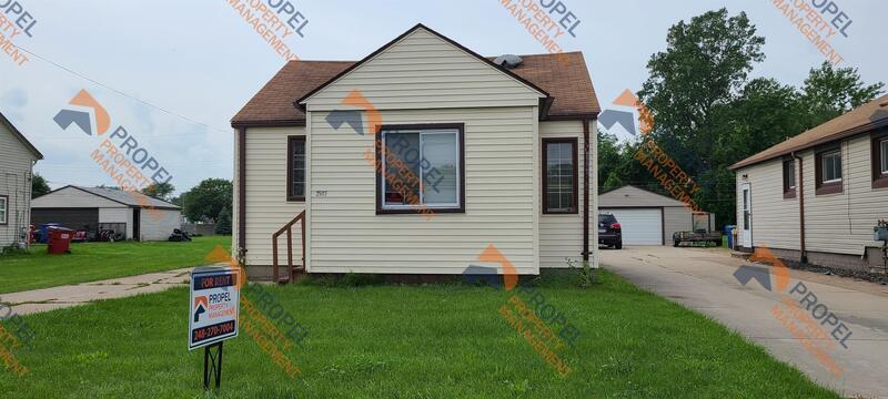 25117 Malvina Ave in Warren, MI - Building Photo