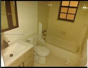4123 Oak Terrace Dr in Greenacres, FL - Building Photo - Building Photo