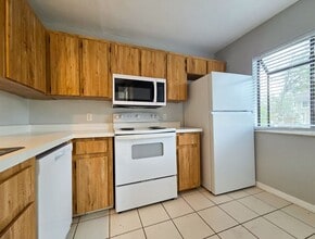 6210 SW 8th Ln in Gainesville, FL - Building Photo - Building Photo