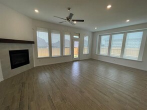 2532 Birchcrest Dr in Fort Worth, TX - Foto de edificio - Building Photo