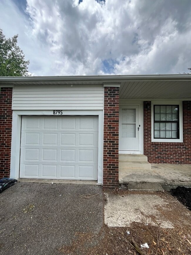 property at 8795 Creve Coeur Ln