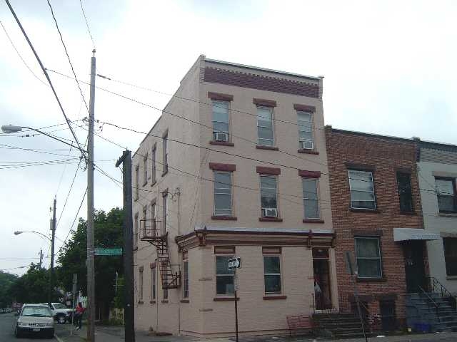 81 Robin St in Albany, NY - Foto de edificio - Building Photo