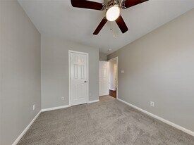 4002 Old Pine Grove Dr in Humble, TX - Building Photo