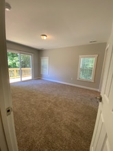 220 Archdale Dr in Durham, NC - Foto de edificio - Building Photo